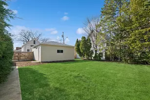 1580 Florence Ave, Evanston, IL 60201 - Photo 21
