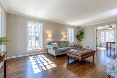 609 Old Hickory Lane, Libertyville, IL 60048 - Photo 3