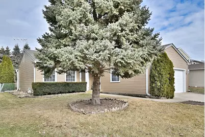 714 N Lakeside Drive, Vernon Hills, IL 60061 - Photo 3