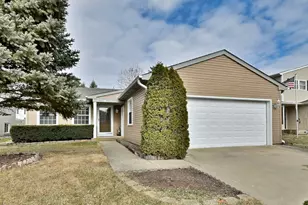 714 N Lakeside Dr, Vernon Hills, IL 60061 - Photo 1