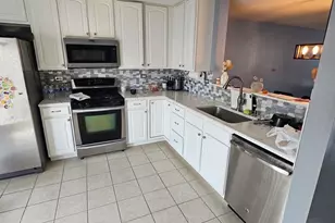 621 Lincoln Station Dr, Oswego, IL 60543 - Photo 1