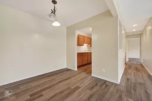 880 N Lakeside Dr, Vernon Hills, IL 60061 - Photo 5