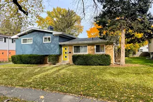 543 S 7th St, West Dundee, IL 60118 - Photo 1