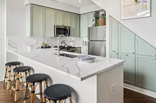 1100 W Montrose Ave, Chicago, IL 60613 - Photo 5