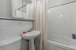 2118 W Fletcher St, Chicago, IL 60618 - Photo 5