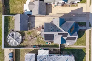 709 N Center St, Clifton, IL 61727 - Photo 45