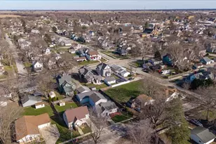 709 N Center St, Clifton, IL 61727 - Photo 49