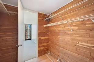 1 E Scott St, Chicago, IL 60610 - Photo 9