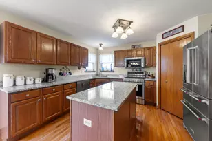 177 Fairfield Dr, Romeoville, IL 60446 - Photo 9