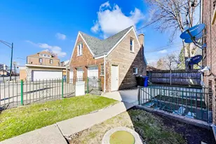 7058 S Fairfield Ave, Chicago, IL 60629 - Photo 13