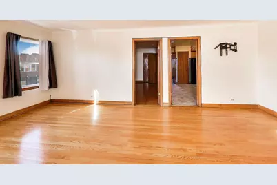 7058 S Fairfield Avenue, Chicago, IL 60629 - Photo 3