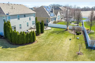 890 Stratford Drive, North Aurora, IL 60542 - Photo 37
