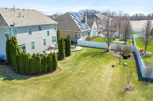 890 Stratford Dr, North Aurora, IL 60542 - Photo 37