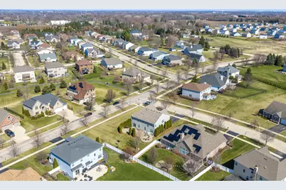 890 Stratford Drive, North Aurora, IL 60542 - Photo 41