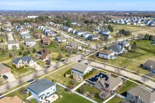 890 Stratford Dr, North Aurora, IL 60542 - Photo 41