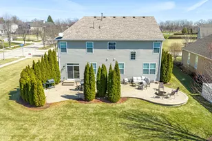 890 Stratford Dr, North Aurora, IL 60542 - Photo 35