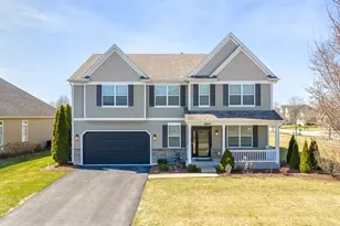 890 Stratford Dr, North Aurora, IL 60542 - Photo 1