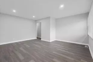 877 163rd St, Calumet City, IL 60409 - Photo 3