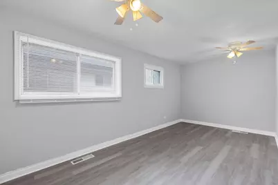 877 163rd Street, Calumet City, IL 60409 - Photo 7