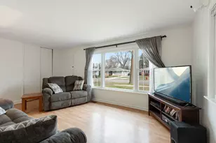 3101 Thrush Ln, Rolling Meadows, IL 60008 - Photo 3