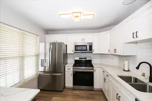 1719 Autumn Ave, Schaumburg, IL 60193 - Photo 9