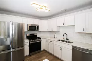 1719 Autumn Ave, Schaumburg, IL 60193 - Photo 11