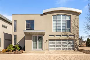 2009 Skyelar Ct, Highland Park, IL 60035 - Photo 1