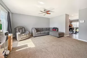 812 Mulford Ln, Joliet, IL 60431 - Photo 5