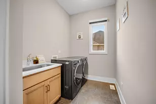 7831 Northwoods Dr, Frankfort, IL 60423 - Photo 37