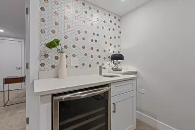 3346 W Cullom Avenue, Chicago, IL 60618 - Photo 35