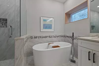 3346 W Cullom Avenue, Chicago, IL 60618 - Photo 5