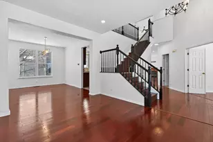 1590 Russell Dr, Hoffman Estates, IL 60192 - Photo 5