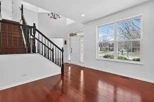 1590 Russell Dr, Hoffman Estates, IL 60192 - Photo 3