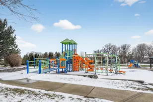 1590 Russell Dr, Hoffman Estates, IL 60192 - Photo 35