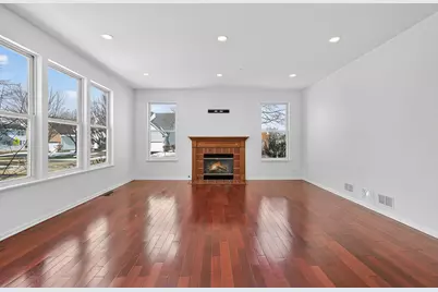 1590 Russell Drive, Hoffman Estates, IL 60192 - Photo 15