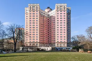 5555 N Sheridan Rd, Chicago, IL 60640 - Photo 1