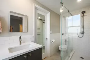 5555 N Sheridan Rd, Chicago, IL 60640 - Photo 11