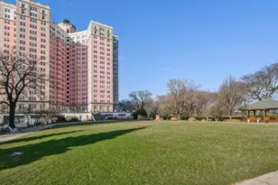 5555 N Sheridan Rd, Chicago, IL 60640 - Photo 23