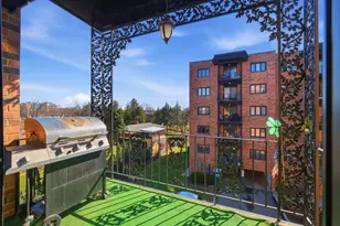 9332 Landings Ln, Des Plaines, IL 60016 - Photo 17