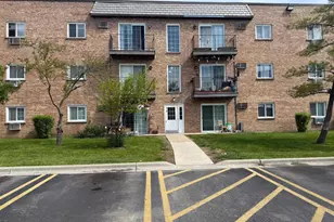 139 W Elk Trail, Carol Stream, IL 60188 - Photo 1