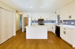 1209 E Davis Street E, Arlington Heights, IL 60005 - Photo 9