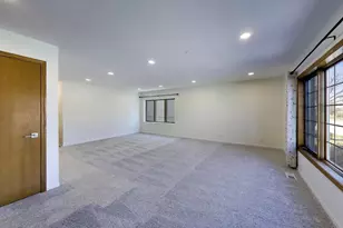 1209 E Davis Street E, Arlington Heights, IL 60005 - Photo 3