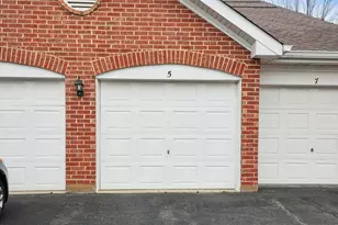 323 Sheffield Ct, Roselle, IL 60172 - Photo 25