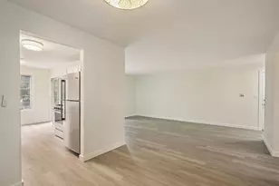 323 Sheffield Ct, Roselle, IL 60172 - Photo 7