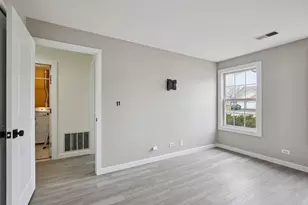 323 Sheffield Ct, Roselle, IL 60172 - Photo 17