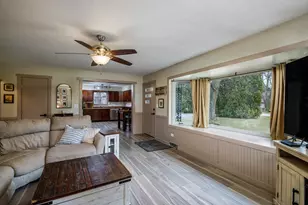 38410 N Tewes Ct, Beach Park, IL 60087 - Photo 7