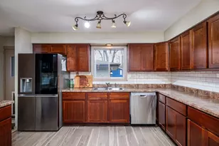 38410 N Tewes Ct, Beach Park, IL 60087 - Photo 11