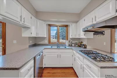 40W388 Guthrie Court, Hampshire, IL 60140 - Photo 13