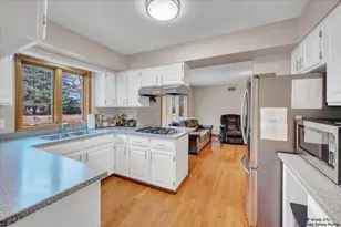 40W388 Guthrie Ct, Hampshire, IL 60140 - Photo 15