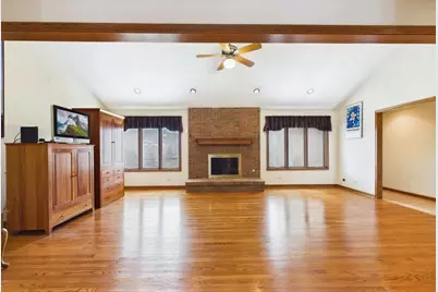 805 Furlong Drive, Libertyville, IL 60048 - Photo 13